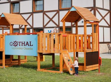 sections/December2019/gothal-ubytovanie-na-liptove-detske-ihrisko-smrek-1-J6d.jpg
