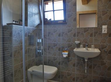 sections/November2018/gothal-sk-hotel-na-liptove-chalupy-typ-a-kupelna-YxZ.jpg