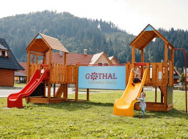 sections/October2018/gothal-ubytovanie-na-liptove-detske-ihrisko-smrek-2-cZq.jpg